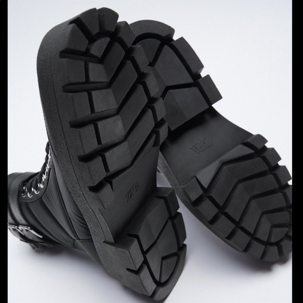 Zara black thick sole lace ups , quilted , doble buckled ,combat boots - Picture 8 of 12